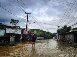Banjir-Longsor Terjang Sukabumi, 7 Orang Hilang dan 1 Meninggal Banjir-Longsor Terjang Sukabumi, 7 Orang Hilang dan 1 Meninggal