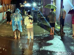 Hujan Deras Picu Banjir dan Longsor di Sukabumi
