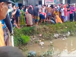 Hilang Saat Ditinggal Masak, Balita Brebes Ditemukan Tewas di Saluran Air Hilang Saat Ditinggal Masak, Balita Brebes Ditemukan Tewas di Saluran Air