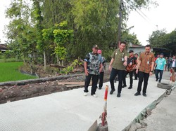 Bupati dan Wabup Hamenang-Benny Sidak Perbaikan 2 Ruas Jalan di Wonosari Klaten
