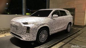Potret Mobil Baru Chery Mode Penyamaran di Indonesia
