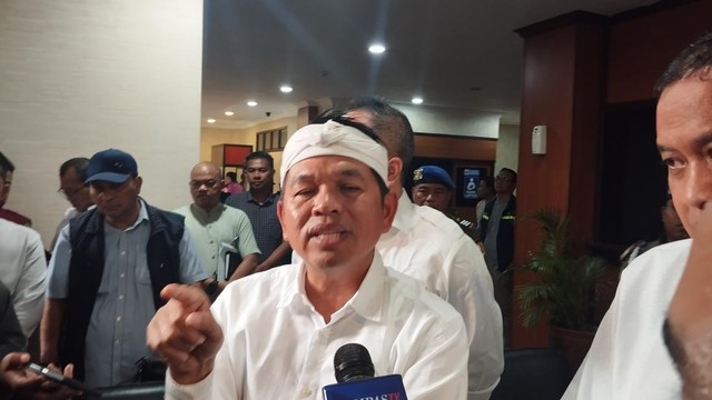 Highlight Dunia Hiburan InsertLive : Terpopuler: Agama Dedi Mulyadi Vs Ijonk Jadi Tersangka Kasus Narkoba