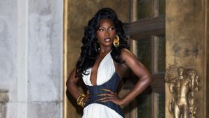 Foto: Doechii Mendadak Jadi Fashion Darling, Stylish di Paris Fashion Week