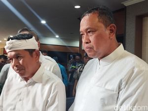 Dedi Mulyadi Tawarkan Bangun Rumah Panggung di PGP Bekasi Usai Banjir Dedi Mulyadi Tawarkan Bangun Rumah Panggung di PGP Bekasi Usai Banjir