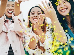 Perempuan Lebih Panjang Umur daripada Laki-laki, Ini Penjelasan Ilmiahnya!