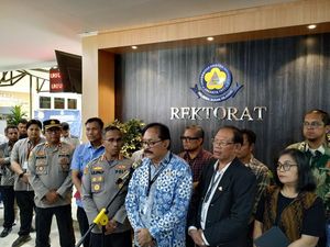 Polisi Periksa 18 Saksi Terkait Kasus Mahasiswa UKI Tewas Dikeroyok Polisi Periksa 18 Saksi Terkait Kasus Mahasiswa UKI Tewas Dikeroyok