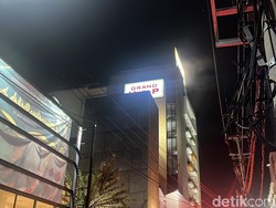 Lantai 5 Hotel Grand Hap Solo Terbakar, 8 Mobil Damkar Diterjunkan