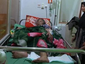 Jatim Sepekan: 31 Pasangan Kumpul Kebo Terciduk-Mbok Yem Turun Gunung Lawu Jatim Sepekan: 31 Pasangan Kumpul Kebo Terciduk-Mbok Yem Turun Gunung Lawu