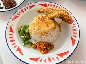 5 Nasi Kulit Enak Murah di Jakarta, Mulai Rp 15 Ribuan Saja! 5 Nasi Kulit Enak Murah di Jakarta, Mulai Rp 15 Ribuan Saja!