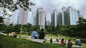 Ngabuburit Murmer di Hutan Kota GBK