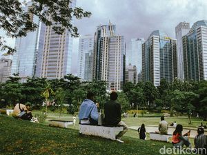 Video: Nggak Mudik, Pengunjung Ini Boyong 30 Anggota Keluarga ke Hutan Kota GBK