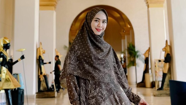 Berita Viral Selebriti dari InsertLive : Begini Hari-hari Oki Setiana Dewi Selama Setahun di Mesir