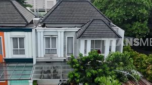 Intip Rumah Ustaz Derry Sulaiman, Ada Lukisan Kaligrafi Rp 1 Miliar