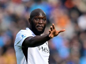 Napoli Tak Perlu Risaukan Lukaku Napoli Tak Perlu Risaukan Lukaku