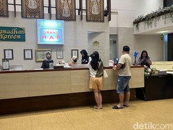 Hotel Grand Hap Solo Terbakar, 7 Tamu Alami Sesak Napas Dibawa ke RS
