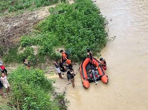Bocah Hilang Terseret Arus Sungai Marisa Utara Pohuwato Ditemukan Tewas Bocah Hilang Terseret Arus Sungai Marisa Utara Pohuwato Ditemukan Tewas