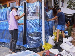 Warga Australia Bersiap Hadapi Topan Alfred Warga Australia Bersiap Hadapi Topan Alfred