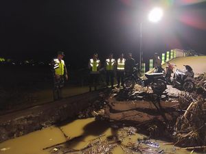 Banjir Bandang di Bojonegoro, 17 Rumah Rusak dan Bikin Jalan Longsor