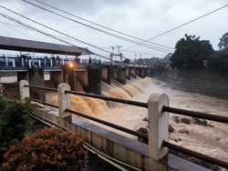 Video Bendung Katulampa Siaga 3, BPBD Ingatkan Potensi Banjir