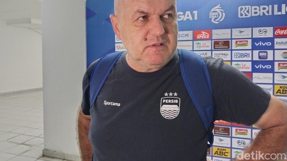 Pelatih Persib Bandung Bojan Hodak. Foto: Rifat Alhamidi/detikJabar