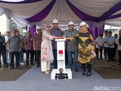 Chairul Tanjung Groundbreaking Pembangunan Masjid Agung Trans Studio Makassar