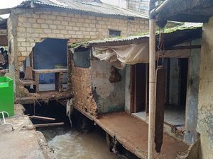 Kondisi Kampung di Puncak Bogor Usai Banjir, Dinding Rumah Warga Jebol Kondisi Kampung di Puncak Bogor Usai Banjir, Dinding Rumah Warga Jebol