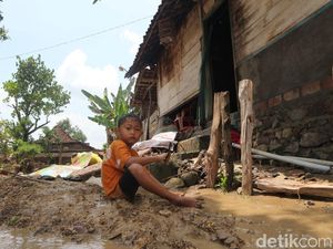 Potret Kondisi Gondang Bojonegoro Usai Diterjang Banjir Bandang Potret Kondisi Gondang Bojonegoro Usai Diterjang Banjir Bandang