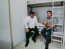 Seskab Teddy dan Mensos Gus Ipul Cek Kesiapan Sekolah Rakyat di Bekasi