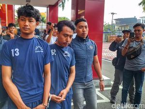 Viral Baku Hantam di Warung Kelontong Baleendah, Polisi Bekuk 4 Pelaku Viral Baku Hantam di Warung Kelontong Baleendah, Polisi Bekuk 4 Pelaku
