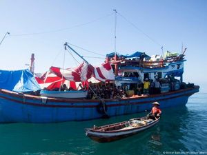 PBB Pangkas Bantuan Bagi Pengungsi Rohingya di Indonesia
