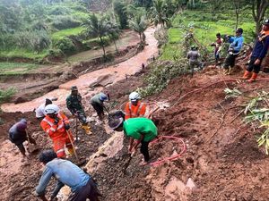 BMKG Ingatkan Potensi Cuaca Ekstrem, Waspada Longsor di Sukabumi-Cianjur