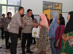 Polres Kediri Kota dan RS Bhayangkara Gelar Bakti Sosial Sambut Ramadan