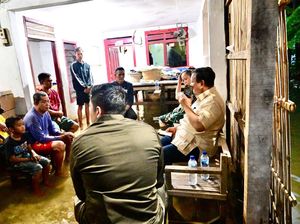 Prabowo Telepon Langsung Sejumlah Pejabat Saat Cek Banjir di Bekasi Prabowo Telepon Langsung Sejumlah Pejabat Saat Cek Banjir di Bekasi