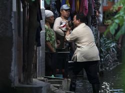 Prabowo Posting Saat Cek Banjir Bekasi: Pemerintah Akan Respons Cepat