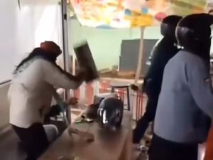 Ramai-ramai Mengecam Razia Warung di Garut saat Puasa Ramai-ramai Mengecam Razia Warung di Garut saat Puasa
