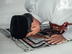 Tata Cara Sholat Safar 2 Rakaat Sebelum Berangkat Haji dan Bacaannya