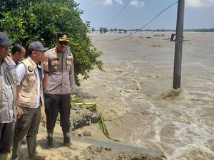 2 Tanggul Jebol, Banjir Landa 21 Desa di Grobogan-2 Ribu KK Terdampak 2 Tanggul Jebol, Banjir Landa 21 Desa di Grobogan-2 Ribu KK Terdampak