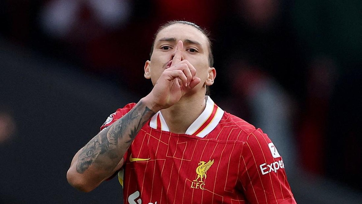 Darwin Nunez diminta tak dijual Liverpool oleh Glenn Johnson. (Foto: REUTERS/Phil Noble)