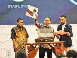 Hari Musik Nasional, Fadli Zon Luncurkan Vinyl Indonesia Raya 8 Versi
