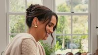 Deretan Gaya Meghan Markle Masak Hingga Berkebun di Reality Show Netflix