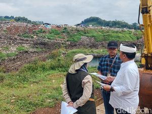 Gunung Sampah di TPA Sarimukti Longsor, Ini Penyebabnya