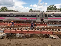 Jalur KA di Grobogan yang Terdampak Banjir Kembali Dilintasi Kereta