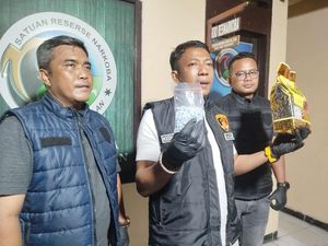 4 Pemuda Bangkalan Ditangkap, Polisi Temukan 1 Kg Sabu di Jok Motor 4 Pemuda Bangkalan Ditangkap, Polisi Temukan 1 Kg Sabu di Jok Motor