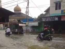Diguyur Hujan Deras, Palembang Dikepung Banjir