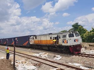 Sempat Ditutup Akibat Banjir, Jalur Rel Stasiun Gubug-Karangjati Kini Bisa Dilewati Sempat Ditutup Akibat Banjir, Jalur Rel Stasiun Gubug-Karangjati Kini Bisa Dilewati