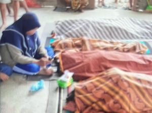 Longsor Terjang Tambang Emas Ilegal di Buru Maluku, 7 Orang Tewas-6 Luka Longsor Terjang Tambang Emas Ilegal di Buru Maluku, 7 Orang Tewas-6 Luka
