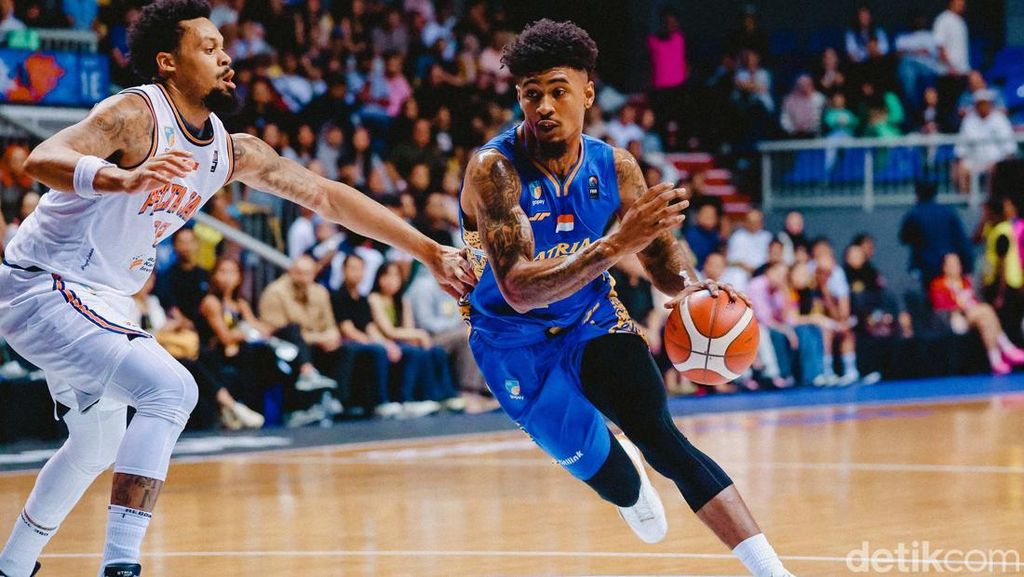 Lihat Lagi Aksi Satria Muda Saat Menang Dramatis atas Pelita Jaya Lihat Lagi Aksi Satria Muda Saat Menang Dramatis atas Pelita Jaya