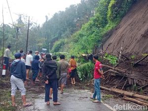 Video: Jalur Wisata ke Gunung Bromo Sempat Terputus Imbas Longsor Video: Jalur Wisata ke Gunung Bromo Sempat Terputus Imbas Longsor