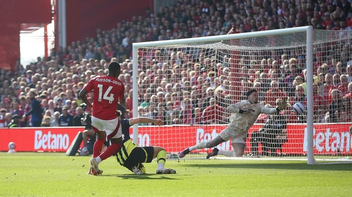 NOTTINGHAM, ENGLAND - MARCH 8:  Callum Hudson-Odoi of Nottingham Forest scores a goal to put Nottingham Forest  1-0 ahead during the Premier League match between Nottingham Forest FC and Manchester City FC at City Ground on March 8, 2025 in Nottingham, England. (Photo by Crystal Pix/MB Media/Getty Images)