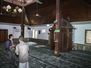 Penampakan Masjid Tertua di Pekalongan, Punya Al-Quran Raksasa Penampakan Masjid Tertua di Pekalongan, Punya Al-Quran Raksasa